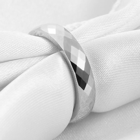 UNISEX - Silver 4mm Tungsten Wedding Band ~ Mens Womens Faceted Bridal Ring - Picture 3 of 9